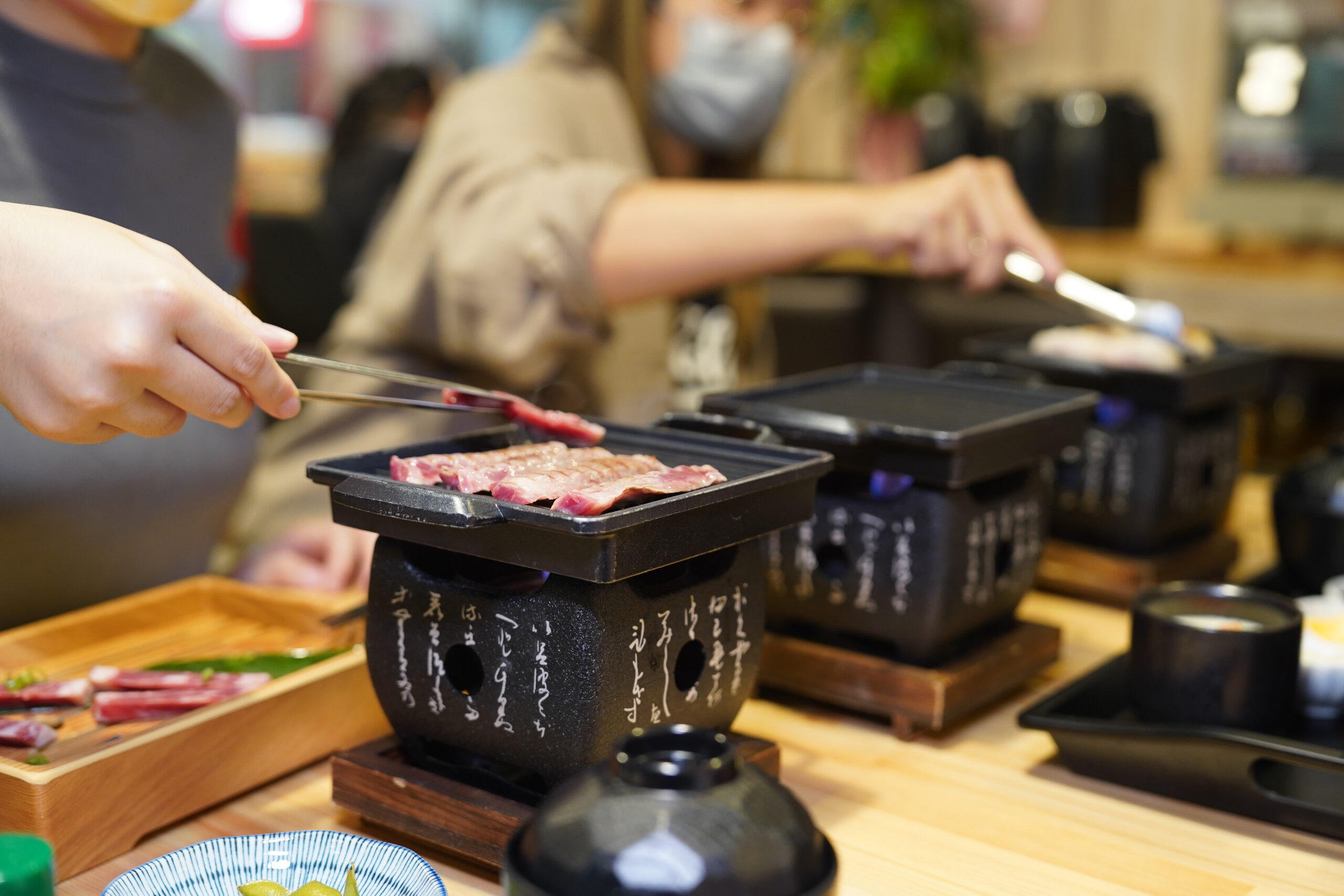 [花蓮吉安美食]一個人也能吃的花蓮燒肉店「鰻牛」用料好還有現烤鰻魚飯，不用真空包，口感可真不同!