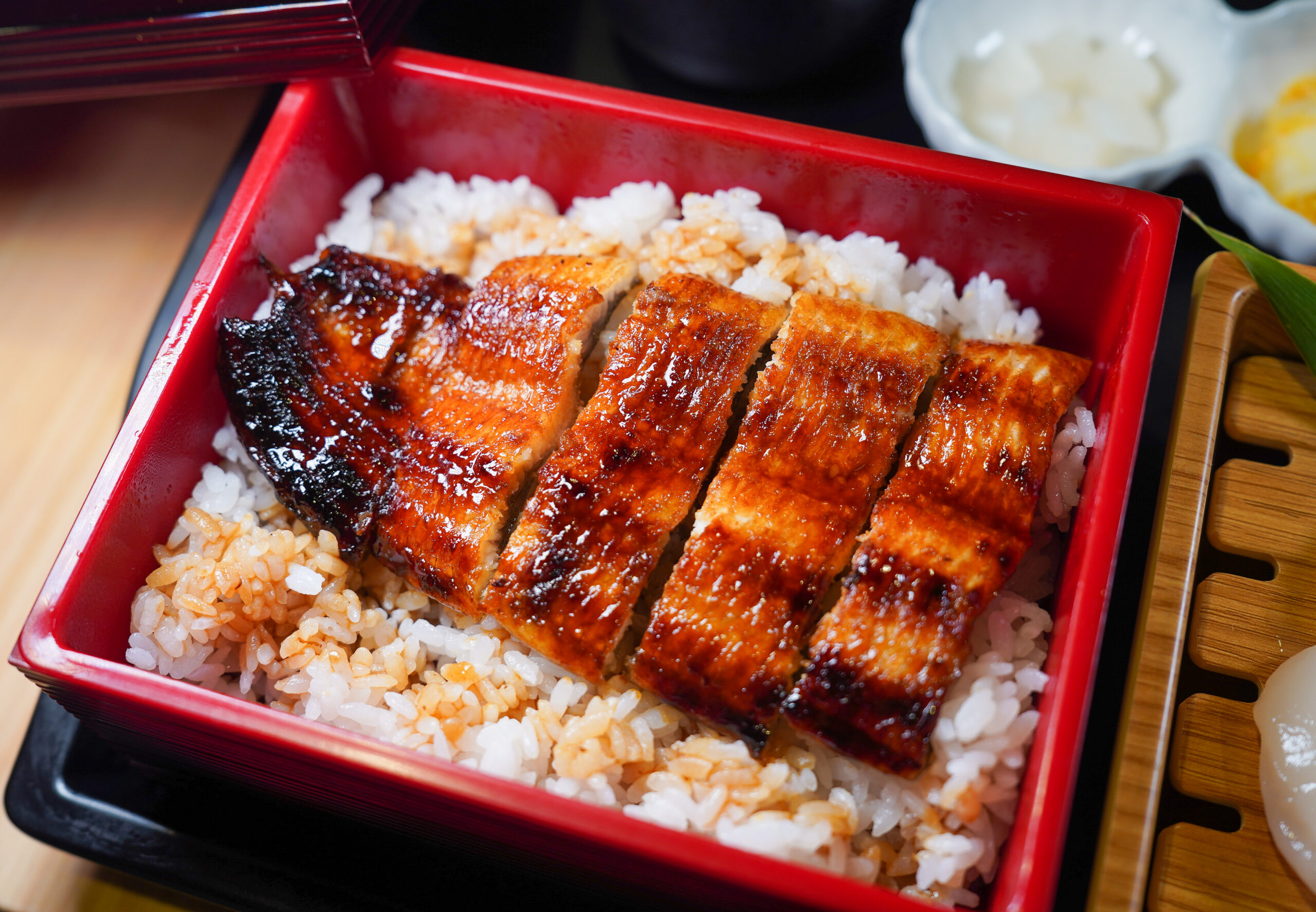 [花蓮吉安美食]一個人也能吃的花蓮燒肉店「鰻牛」用料好還有現烤鰻魚飯，不用真空包，口感可真不同!