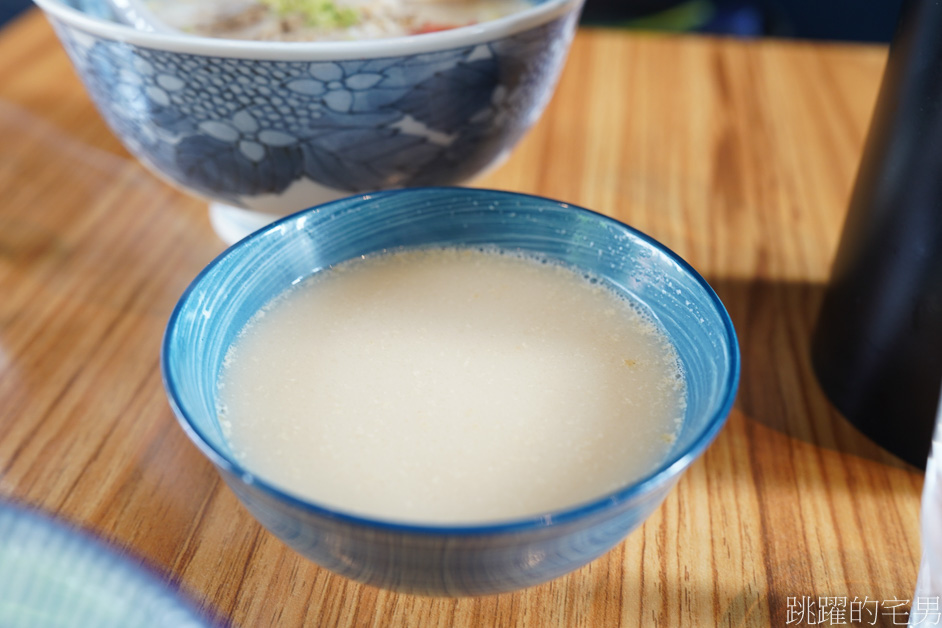 [花蓮美食]定置漁場三代目-魚湯拉麵，湯麵可以無限續加，叉燒沾麵，本港蝦醬炸透抽必點