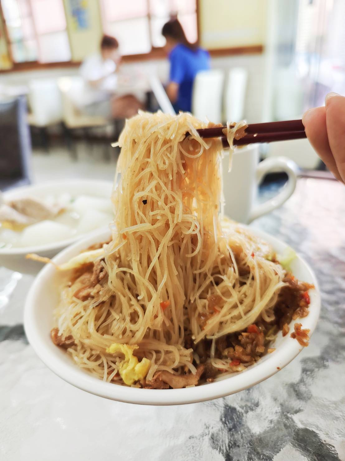 [花蓮早餐]小不點賣早餐-炒米粉口感水嫩 ，越吃越順口啊(原台電營業所對面美而美)，花蓮小吃，花蓮美食