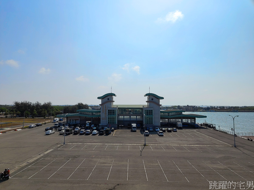 台灣好行西濱快線一日劵玩台南景點只要100元「井仔腳鹽田」「水晶教堂」嘉義景點「高跟鞋教堂」一次收齊!