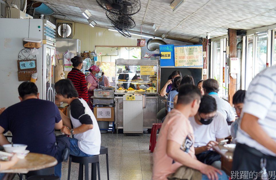 [花蓮麵店]本家小吃-住宅區20年都沒掛招牌鐵皮屋，用餐時間滿滿都是在地人，滷豆腐好吃的令人難忘，花蓮美食