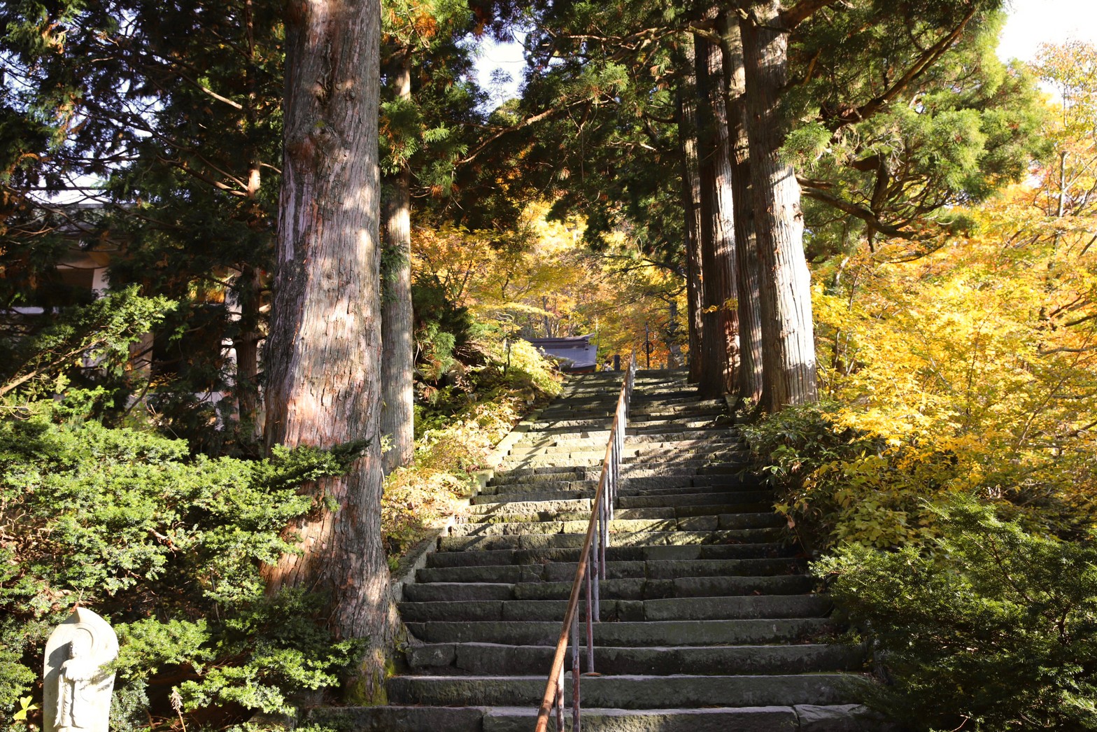 [鳥取景點]2022日本楓葉「大山寺」居然還有楓紅白雪絕佳美景! Google評價千則推薦，鳥取大山楓葉10月中至11月中最佳賞楓期，鳥取交通自駕租車