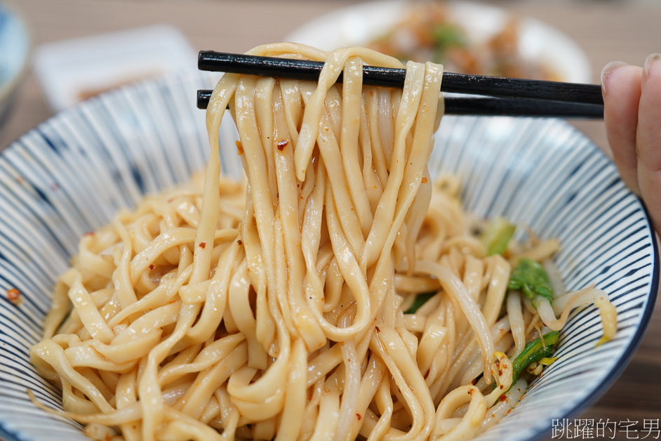 [花蓮美食]八方圓美食坊-超級好吃花蓮滷味飯推薦，中毒般的連吃4天停不了，還有清燉羊肉湯、藥膳牛雜、鱸魚湯等多種湯品，八方圓美食坊菜單