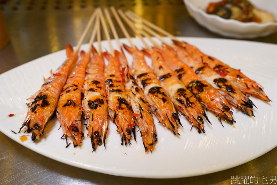 [東大門夜市美食]高大俠海鮮燒烤bar「整包蚵仔做的鮮蚵蒸蛋」鮮味十足，吃得超級爽! 花蓮美食