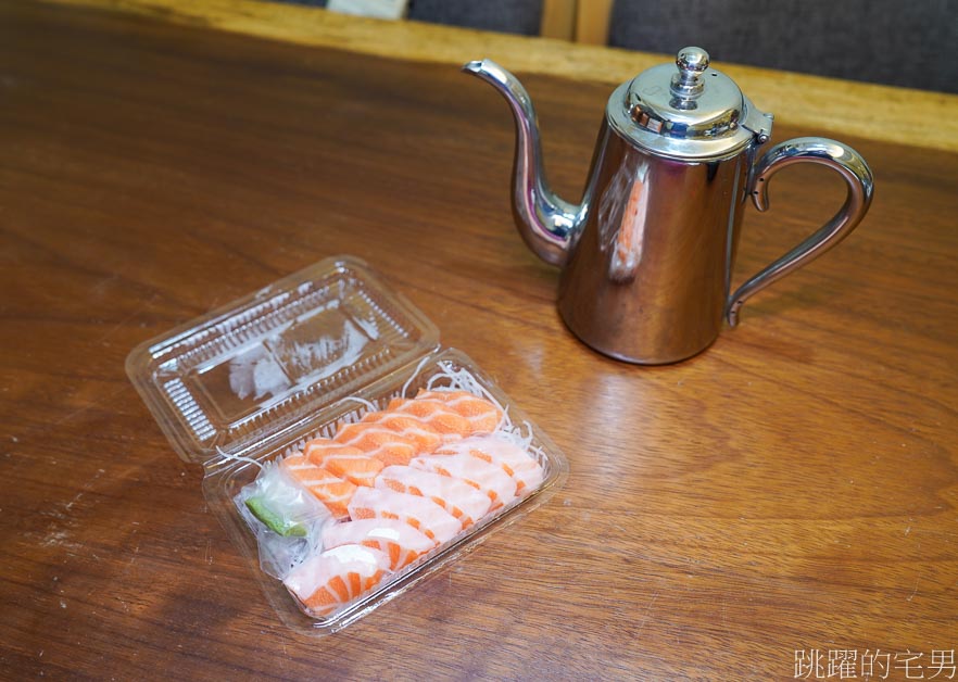 [花蓮美食]外帶花蓮生魚片哪裡買? 「延平街生魚片」平價又好吃，鮭魚肚生魚片真是油潤