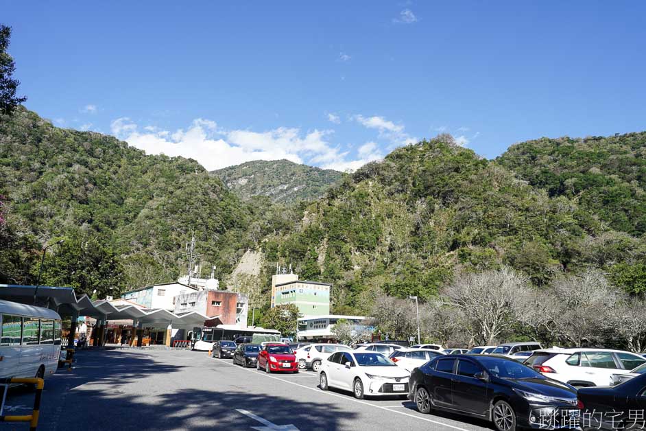 花蓮智慧站牌「一秒掌握公車動態」電子化即時到站資訊，旅遊行程時間不浪費，顯示多國語言，花蓮旅遊坐公車，花蓮景點衝起來!