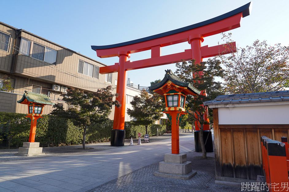 京都景點「伏見稻荷大社」山中萬座「千本鳥居」空無一人充滿神秘感