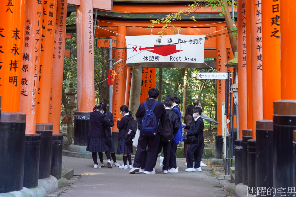 京都景點「伏見稻荷大社」山中萬座「千本鳥居」空無一人充滿神秘感