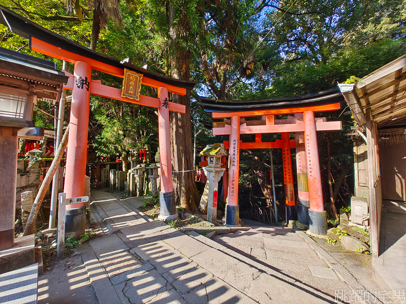 京都景點「伏見稻荷大社」山中萬座「千本鳥居」空無一人充滿神秘感