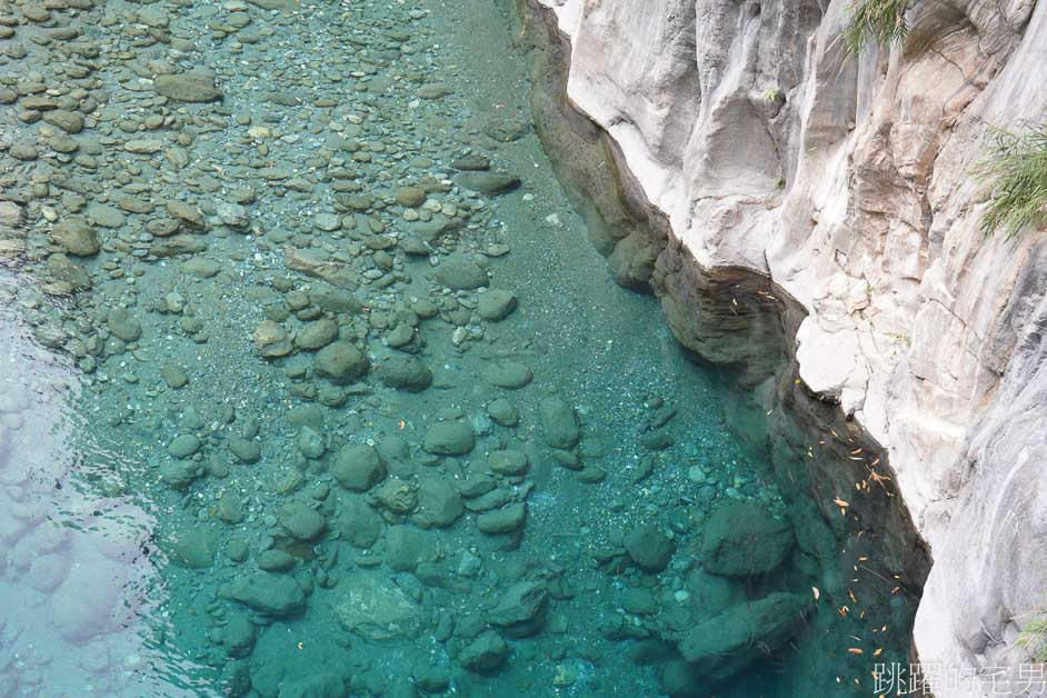 太魯閣景點「砂卡噹步道」沁藍溪水靜謐而神祕，步道平緩景色優美，太魯閣親子步道，太魯閣必走步道，太魯閣步道推薦