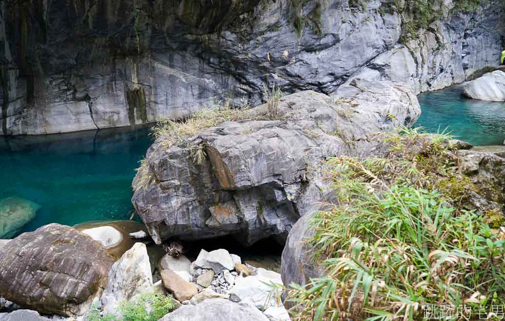 太魯閣景點「砂卡噹步道」沁藍溪水靜謐而神祕，步道平緩景色優美，太魯閣親子步道，太魯閣必走步道，太魯閣步道推薦