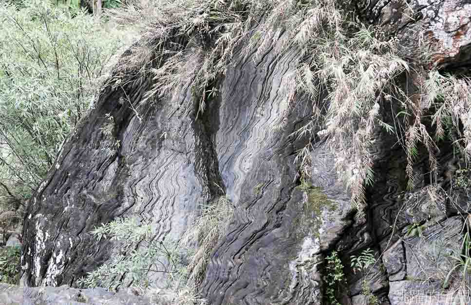 太魯閣景點「砂卡噹步道」沁藍溪水靜謐而神祕，步道平緩景色優美，太魯閣親子步道，太魯閣必走步道，太魯閣步道推薦