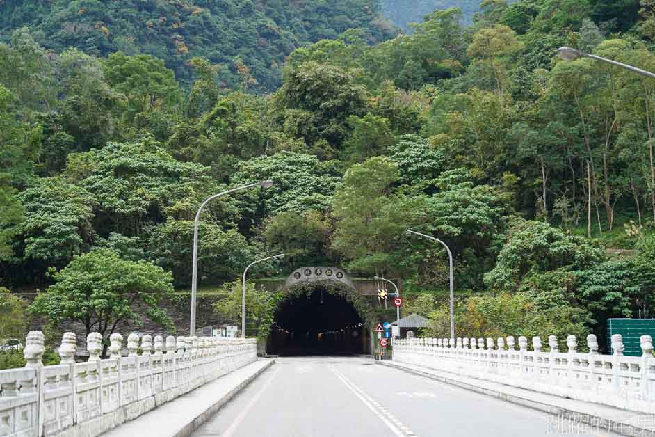 花蓮景點「小錐麓步道」 太魯閣遊客中心旁停車方便，太魯閣步道難易度低，40分鐘就可以走完