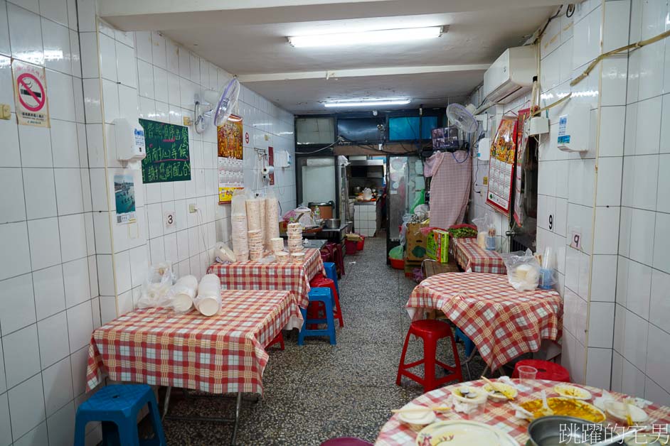 [基隆美食]阿祿咖哩沙茶專賣店-基隆咖哩炒麵推薦，清麵30元好吃又便宜，炸三鮮必點!