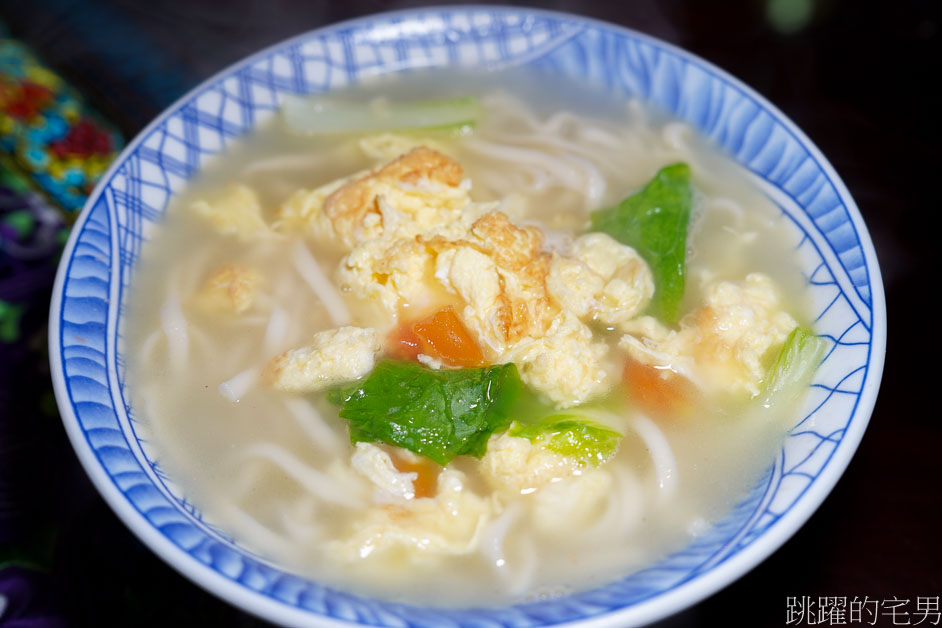 [花蓮美食]一鼎紅麻辣館-花蓮麵店不只有麻辣麵好吃，番茄雞蛋麵純樸滋味暖上心頭