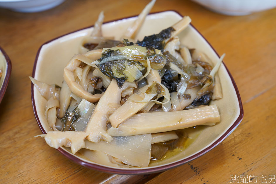 玉里超好吃滷肉飯，提供愛心待用餐，老闆還上山煮飯給行動不便的老人吃