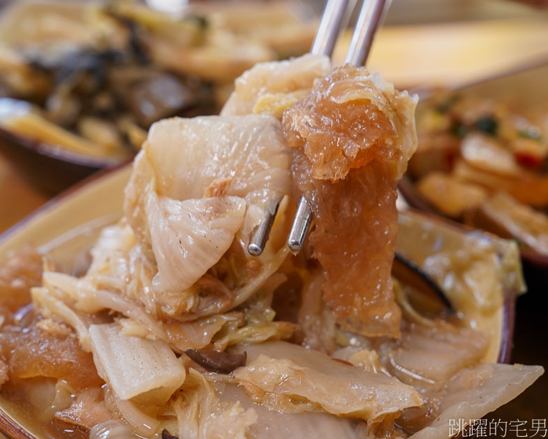 玉里超好吃滷肉飯，提供愛心待用餐，老闆還上山煮飯給行動不便的老人吃