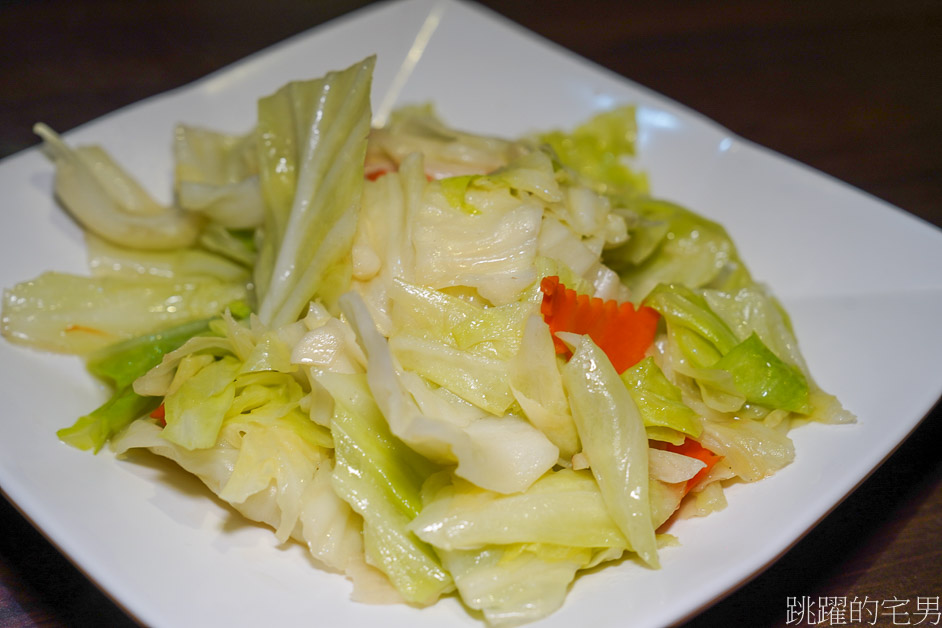 [花蓮美食]貨櫃屋台灣料理-必吃脆皮雞，花蓮有包廂餐廳，開到晚上12點