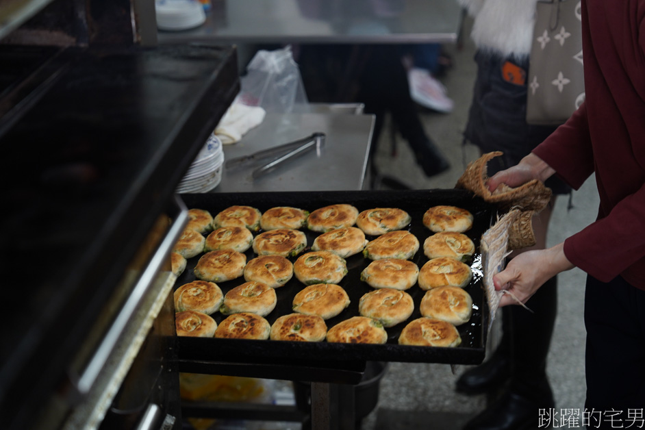 [基隆美食]周家蔥油餅-60年好吃蔥餅必須吃!，基隆早餐推薦