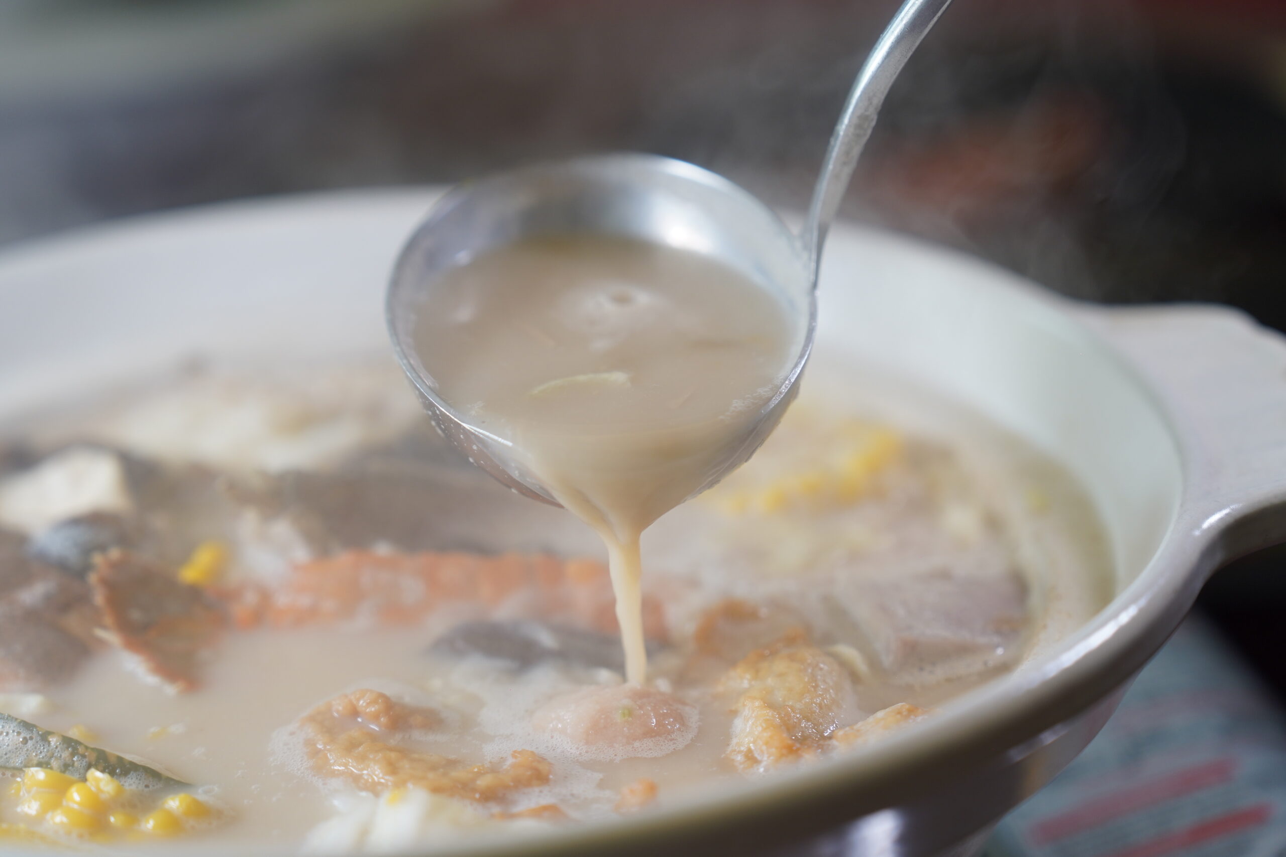 [花蓮景點]洄瀾灣景觀餐廳-花蓮水豚君出沒!  還有狐獴、浣熊、超萌草泥馬、 笑笑羊、可愛小鹿，花蓮親子景點、秀林景點、花蓮落羽松