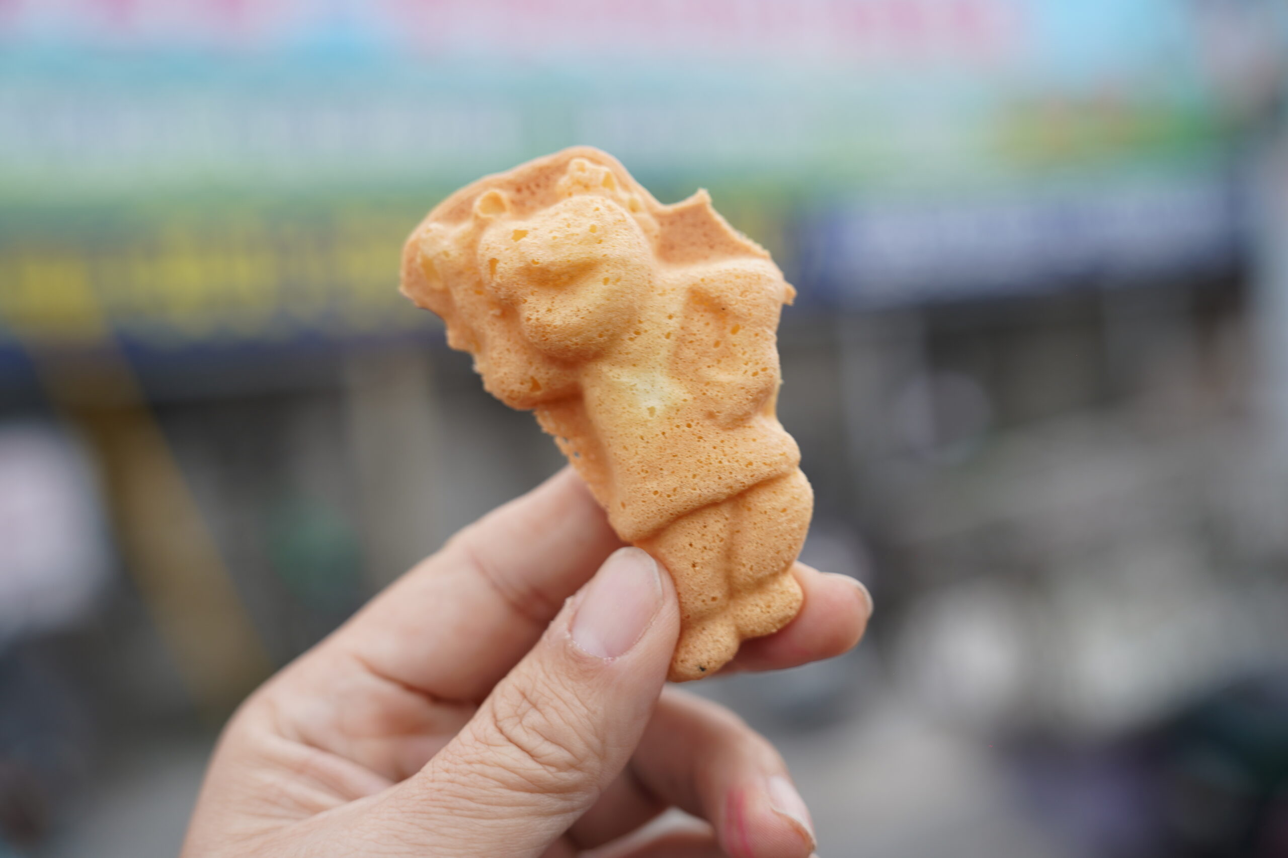 [花蓮雞蛋糕]花蓮吉安黃昏市場雞蛋糕-古早味雞蛋糕8個20元，每天只開2個半小時，吉安美食