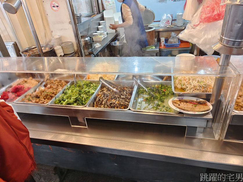 台北滷肉飯推薦「香滿園 」雙連捷運美食推薦，酸菜魯肉飯滿口膠質，大同區美食