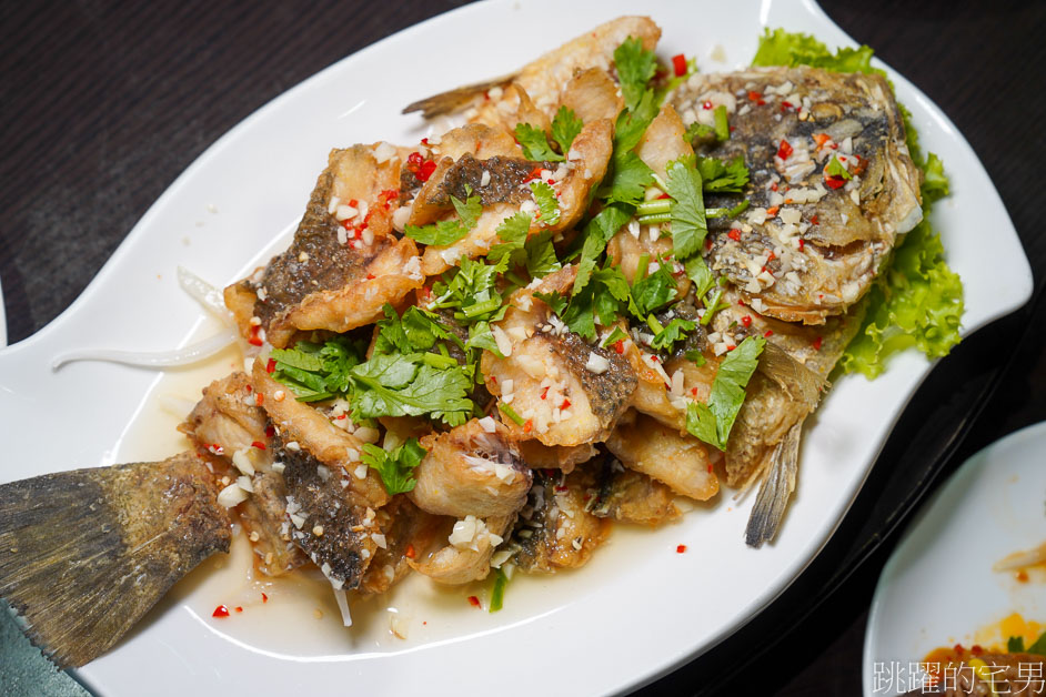 [花蓮美食]泰好食（中泰創意料理）花蓮有包廂餐廳，一桌能坐15人還能唱歌ㄟ!!! 必吃綠咖哩、椒麻雞、麻辣鴨血、金沙苦瓜，花蓮泰式料理