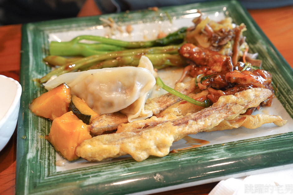 花蓮素食吃到飽「蝸牛蔬食」環境舒服，藍帶廚師進駐的素食餐廳