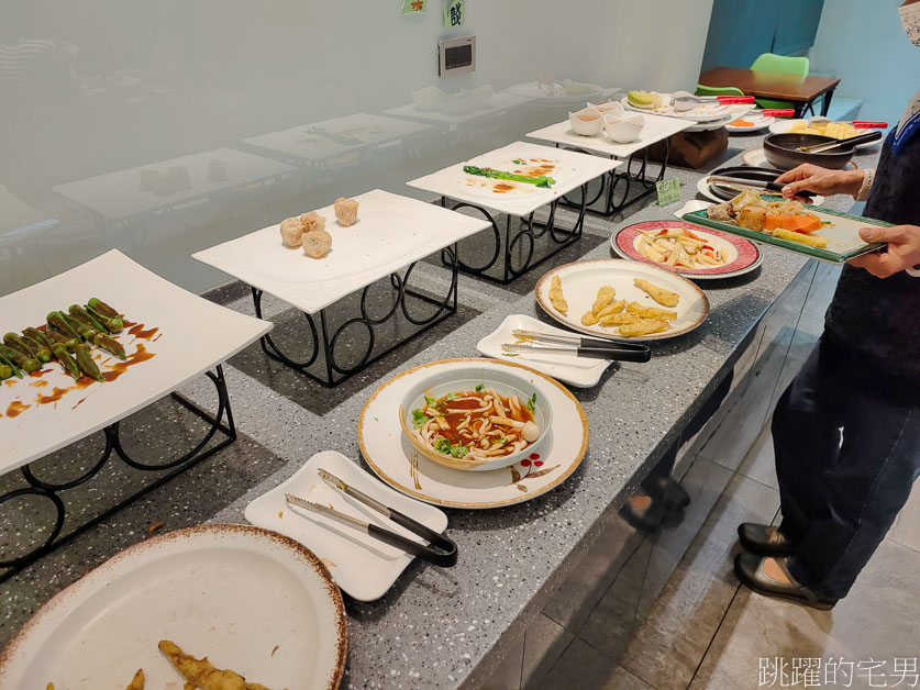 花蓮素食吃到飽「蝸牛蔬食」環境舒服，藍帶廚師進駐的素食餐廳