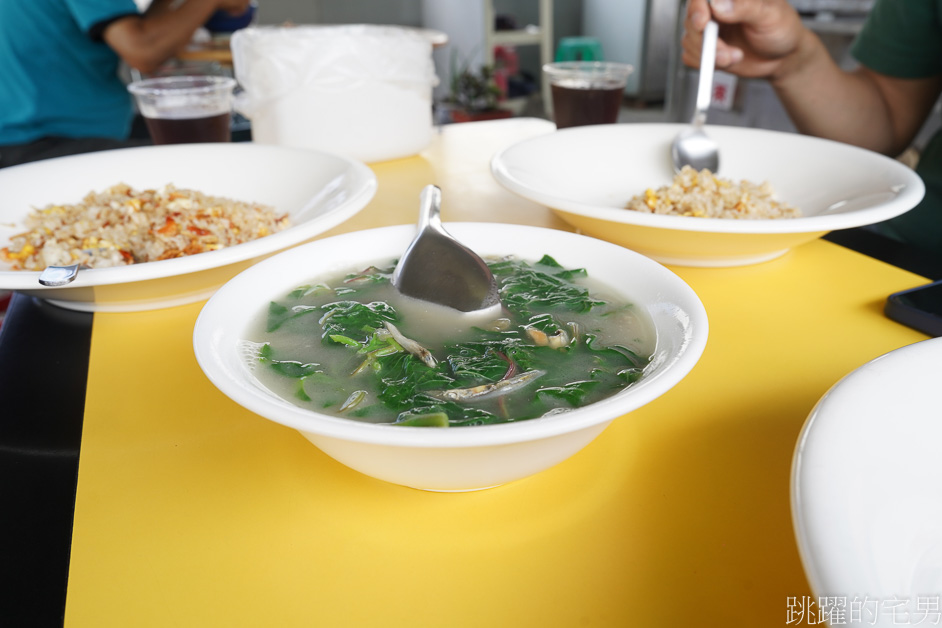 [吉安美食]豐炒飯炒麵專賣店-沒招牌好吃花蓮炒飯，粒粒分明一點都不油，還可以做雙拼炒飯，櫻花蝦炒飯推薦