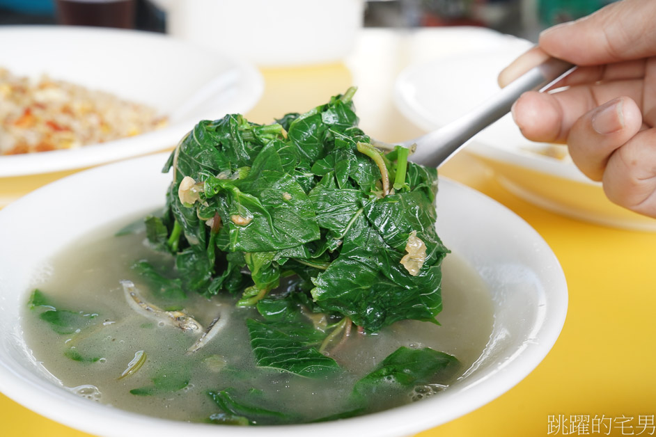 [吉安美食]豐炒飯炒麵專賣店-沒招牌用餐時間卻停滿機車，炒飯粒粒分明一點都不油，櫻花蝦炒飯推薦