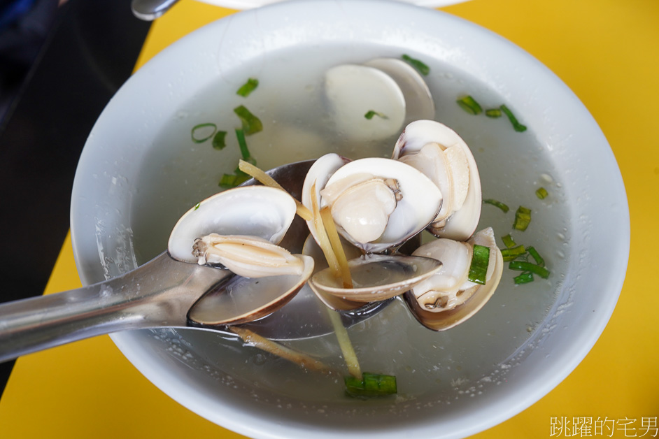 [吉安美食]豐炒飯炒麵專賣店-沒招牌用餐時間卻停滿機車，炒飯粒粒分明一點都不油，櫻花蝦炒飯推薦