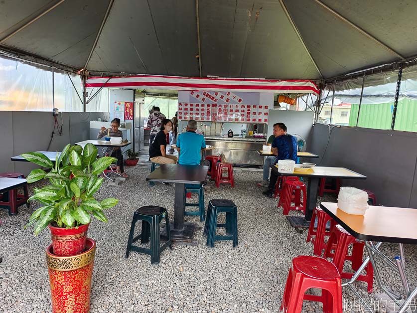 [吉安美食]豐炒飯炒麵專賣店-沒招牌用餐時間卻停滿機車，炒飯粒粒分明一點都不油，櫻花蝦炒飯推薦