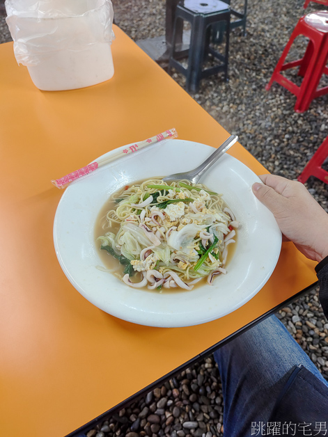 [吉安美食]豐炒飯炒麵專賣店-沒招牌用餐時間卻停滿機車，炒飯粒粒分明一點都不油，櫻花蝦炒飯推薦