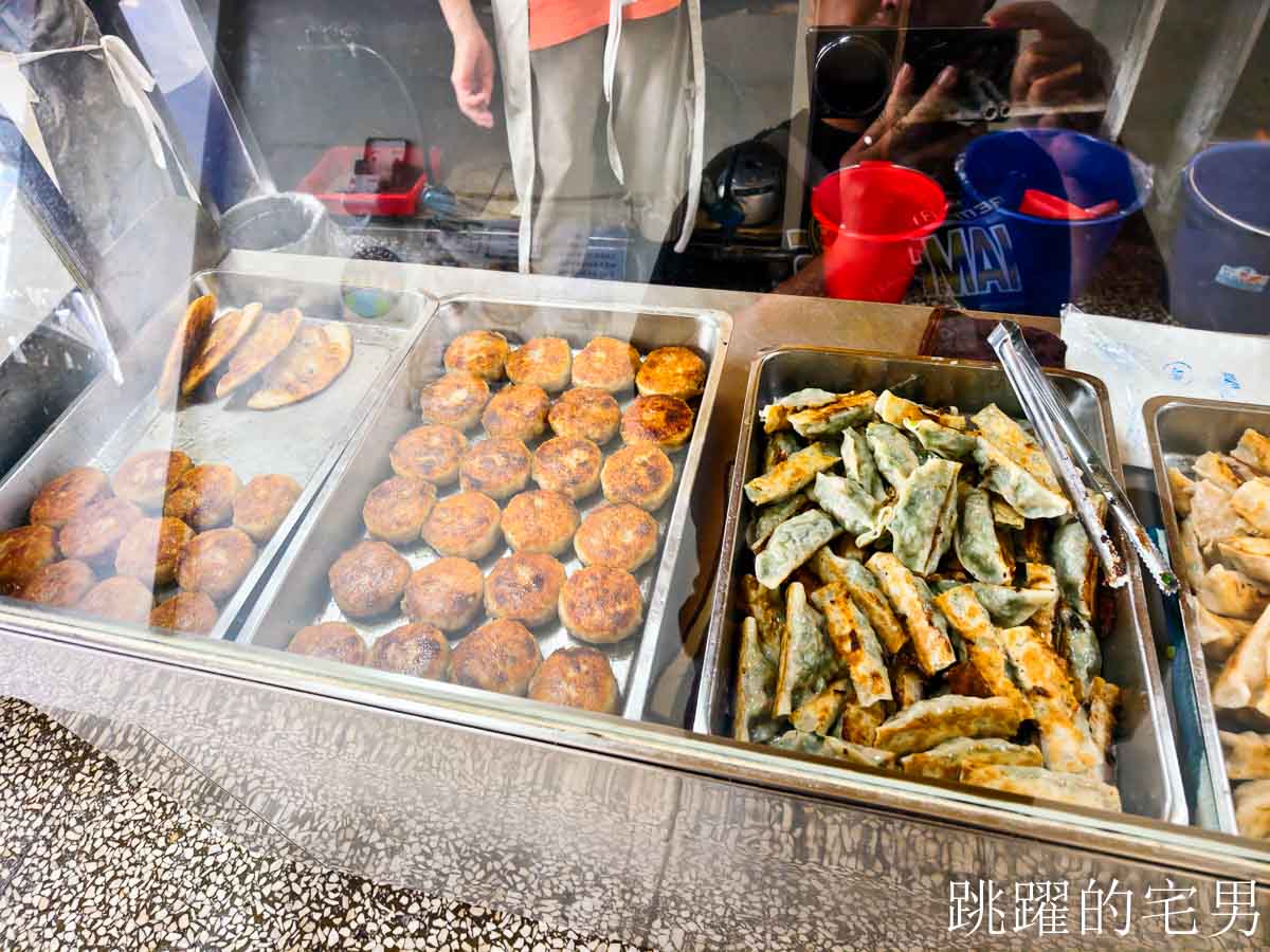 [花蓮早餐]一品坊早點-排隊花蓮排隊人氣早餐，人人都買鍋貼餡，內餡塞滿滿!