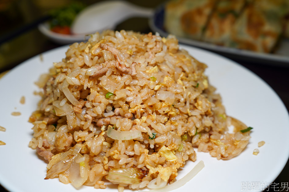 [捷運中山站美食]川畝園麵食館-必點小魚乾捲餅，服務人員很親切，排隊半小時很值得，大同區美食推薦