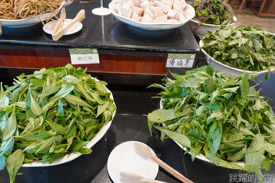 [台東親子景點]台東原生應用植物園「火鍋吃到飽」多種野菜，大推藥草戰鬥雞，還能牧場餵羊、鴕鳥，卑南景點