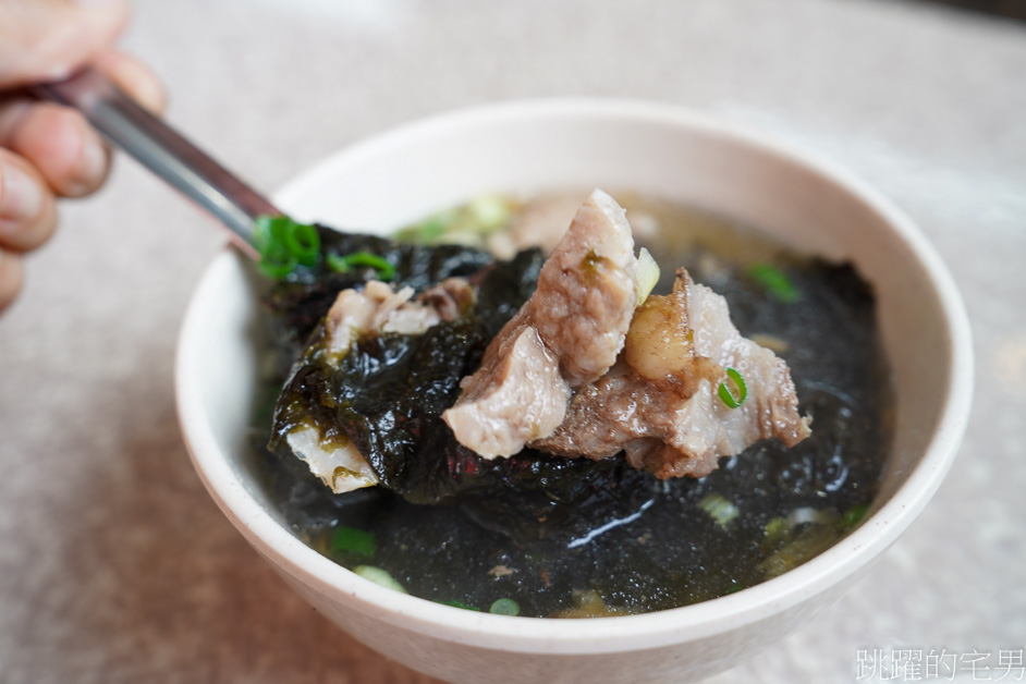 [花蓮美食]阿富早餐-滿滿滷肉的花蓮滷肉飯，醬汁多吃起來有夠爽，一早就有很開心