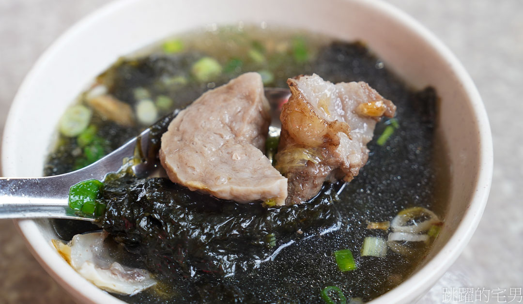 [花蓮美食]阿富早餐-滿滿滷肉的花蓮滷肉飯，醬汁多吃起來有夠爽，一早就有很開心