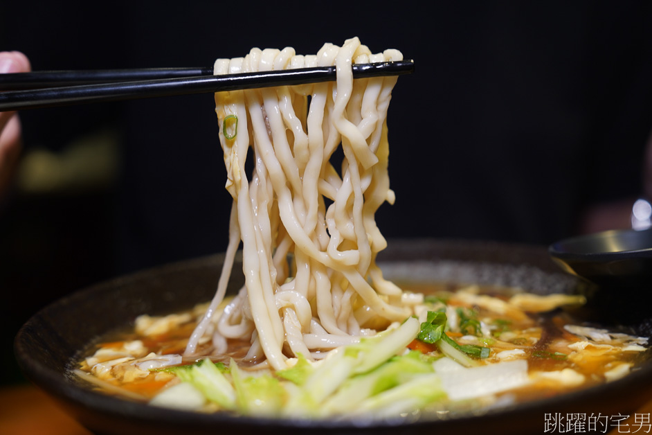 [吉安美食]西村的家-半熟蛋配上滷肉飯太迷人，食尚玩家推薦花蓮滷肉飯，牛肉麵、大滷麵、還有提供停車場