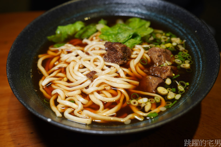 [吉安美食]西村的家-半熟蛋配上滷肉飯太迷人，食尚玩家推薦花蓮滷肉飯，牛肉麵、大滷麵、還有提供停車場