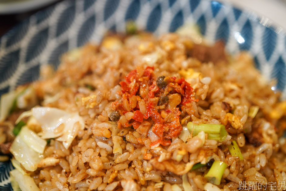 [花蓮美食]真功夫炒飯複合式餐飲-NG單一泡芙專賣店「花蓮炒飯推薦」盤底絲毫不油，口感還能油潤好吃，中二菜名我喊不出口啊~