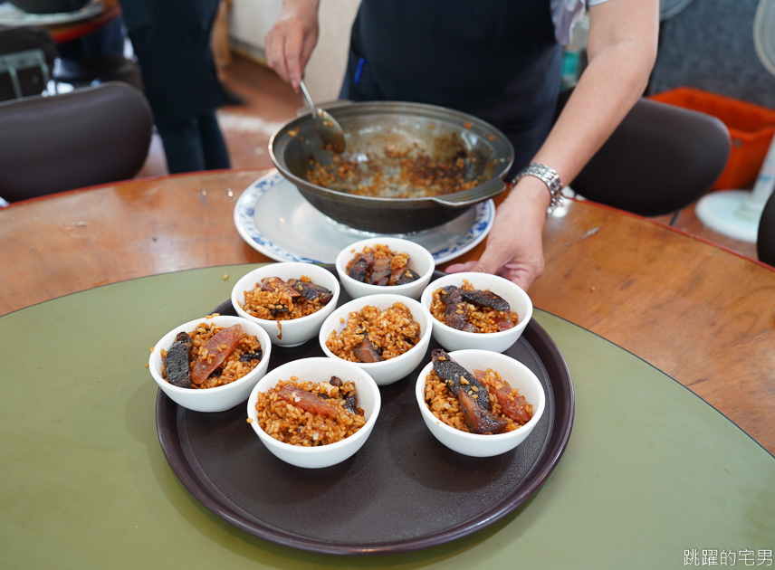 [南京復興美食]新華港式菜館-營業超過30年粵菜館，香港老師傅火候十足，腐乳空心菜、美極油爆蝦超好吃，還有包廂!