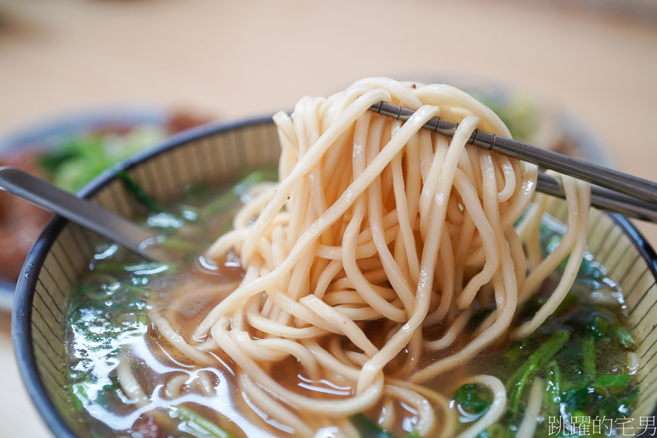 台北牛肉麵推薦「中原街廖家牛肉麵」獨特濃郁湯頭超驚豔，豆干絕對必點! 中山區美食