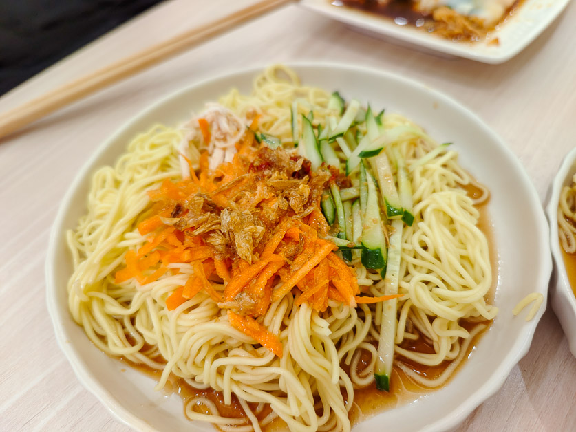 [花蓮美食]腸腸看廣式腸粉-原鮮蒸腸粉搬家改名，空間舒適冷氣涼，多種口味可選擇