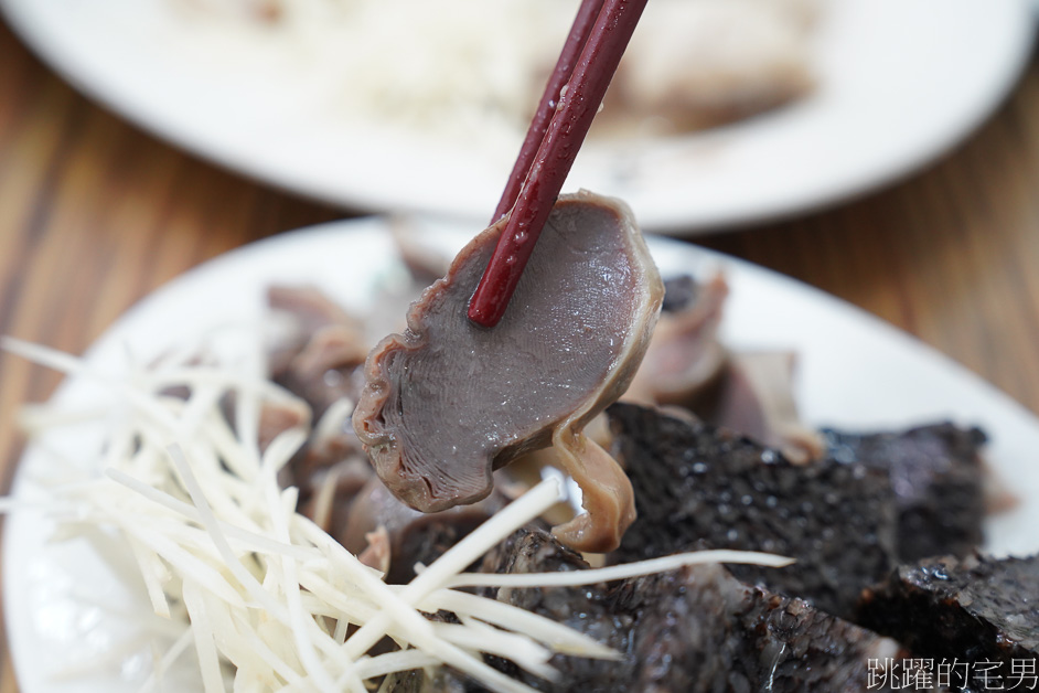 [萬華美食推薦]三姐鵝肉-台北鵝肉多汁鮮甜也太好吃，粿仔條湯頭充滿香氣，根本是寶藏小店