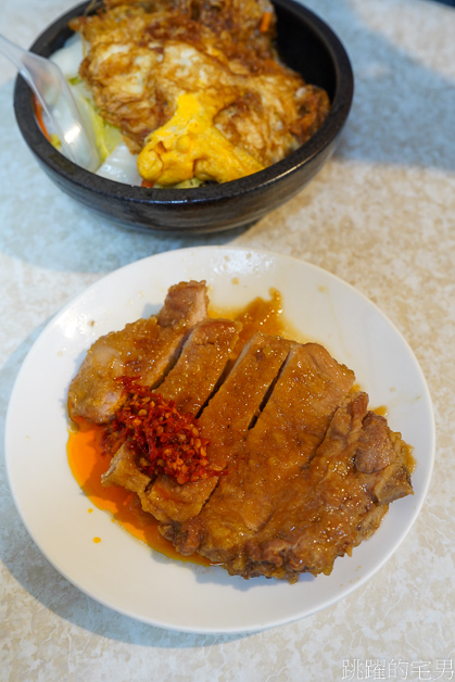 [中山站美食]赤峰街無名排骨飯-有鑊氣的牛肉燴飯必吃，先炸後滷的鮮嫩排骨可以先等等