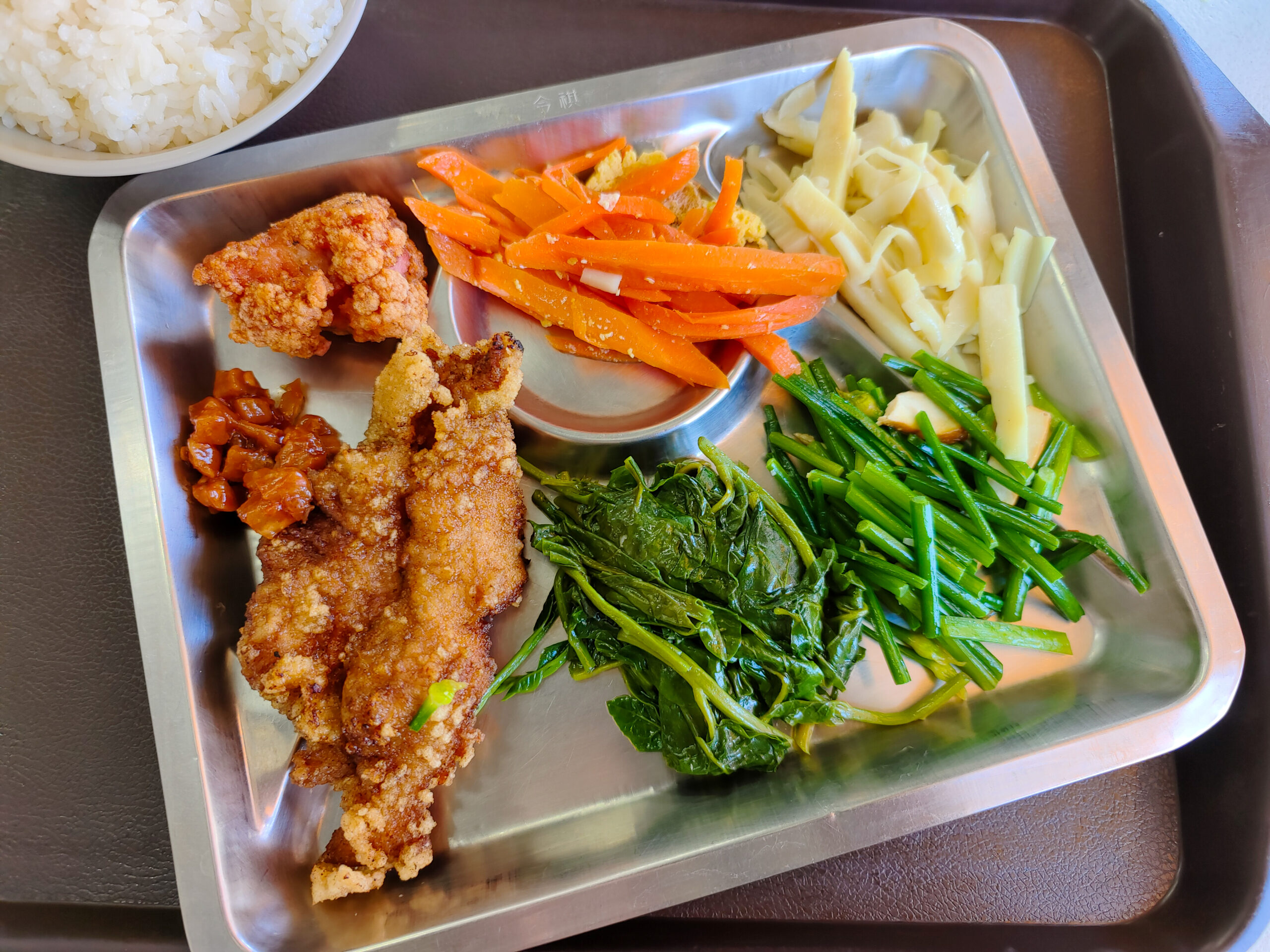 [花蓮美食]涼一夏自助餐-價格實惠，菜色新鮮，好吃的自助餐，下午有營業