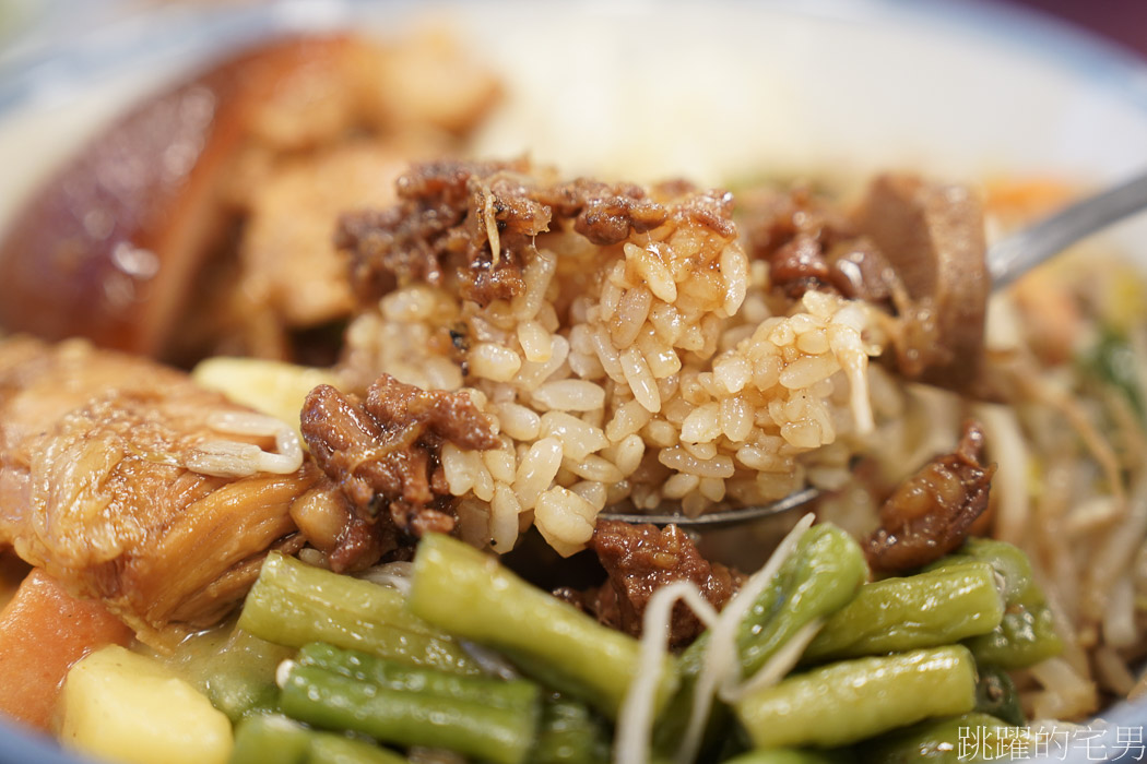 [花蓮美食]葉爸豬腳-滷肉飯必加辣蘿蔔乾，讓人吃不停，提供豬腳麵線